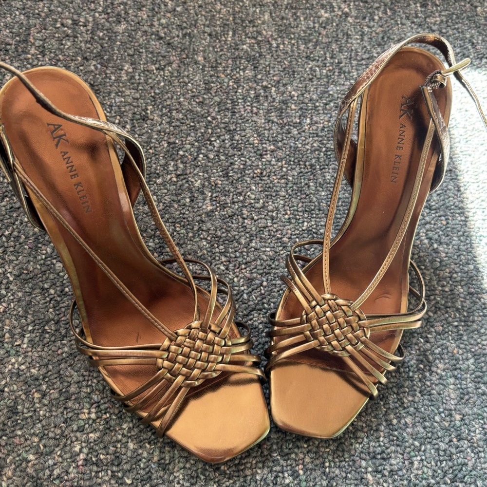 Gold Ann Klein Pumps